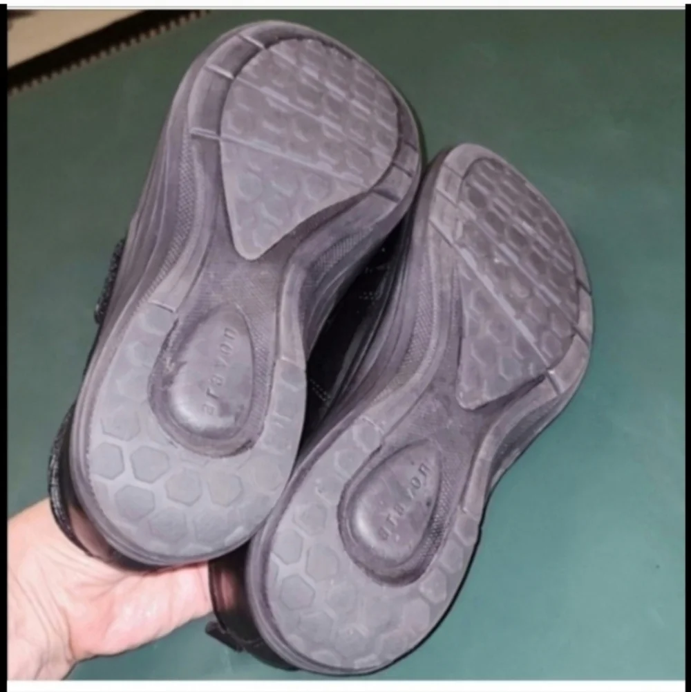 Aravon Black leather Academia mary jane shoes school girl clogs 7.5 comfortable